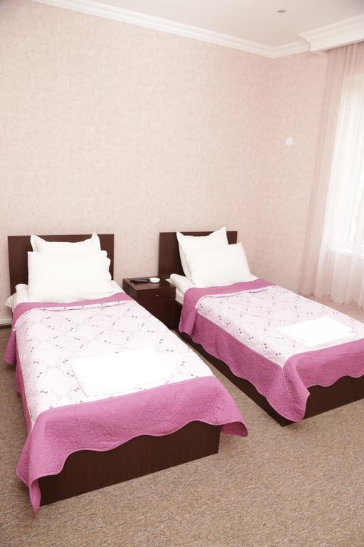 King Edward Hotel ティビリシ 部屋 写真