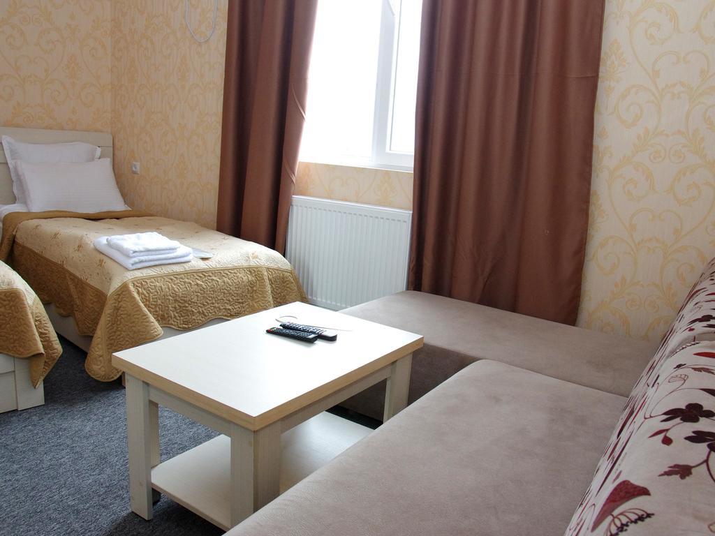 King Edward Hotel ティビリシ 部屋 写真