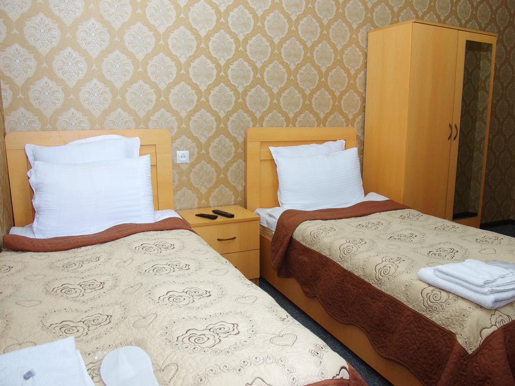 King Edward Hotel ティビリシ 部屋 写真