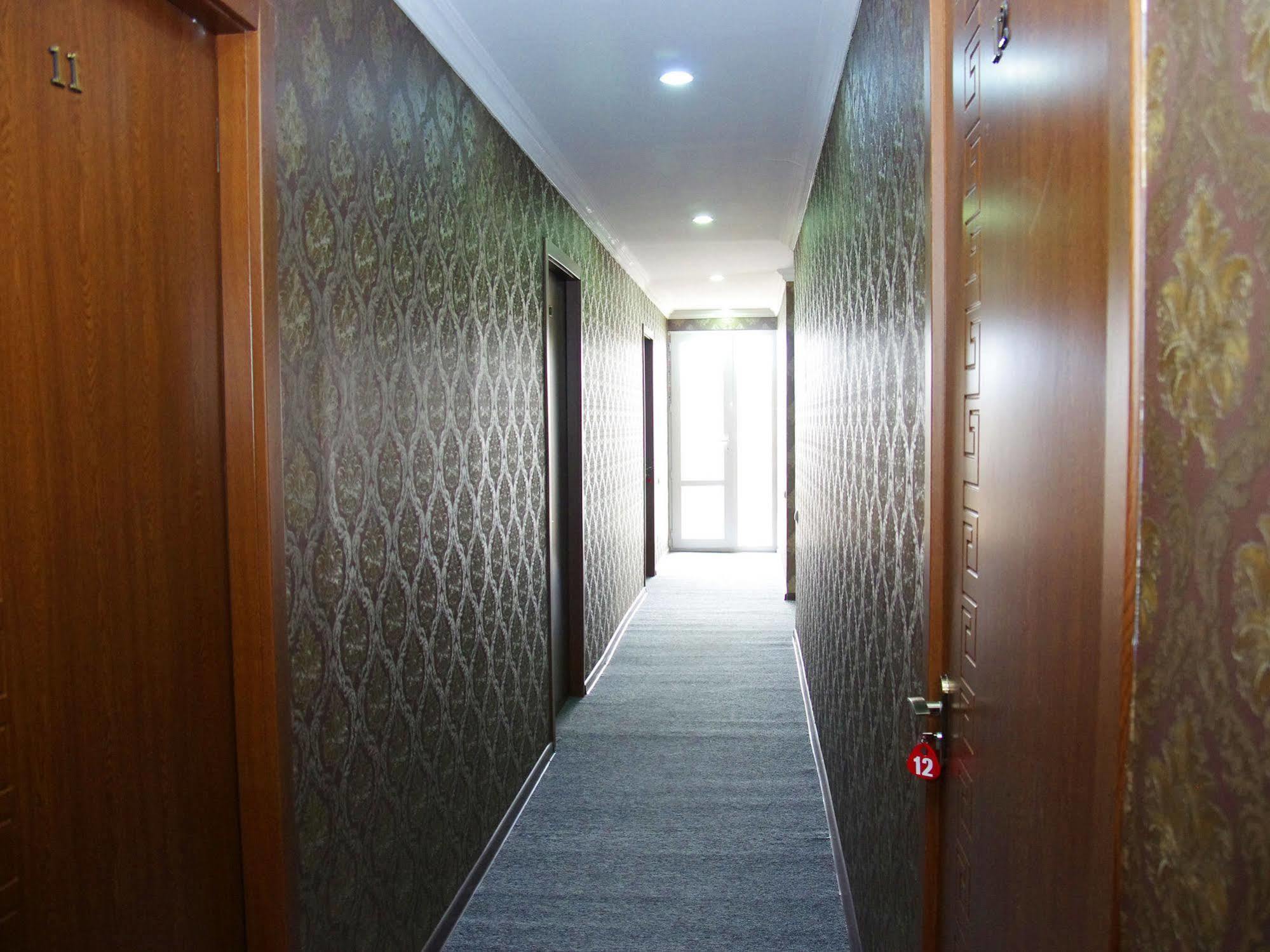 King Edward Hotel ティビリシ エクステリア 写真
